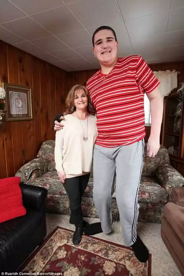 Omg! World’s Tallest Teenager Reaches Record-Breaking Height as He’s Already a Giant at 19 (Photos)